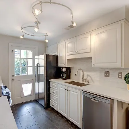 Broughton Deco-2